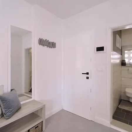 Dream アパート ザダル